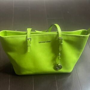 Michael Kors - large temple Tote